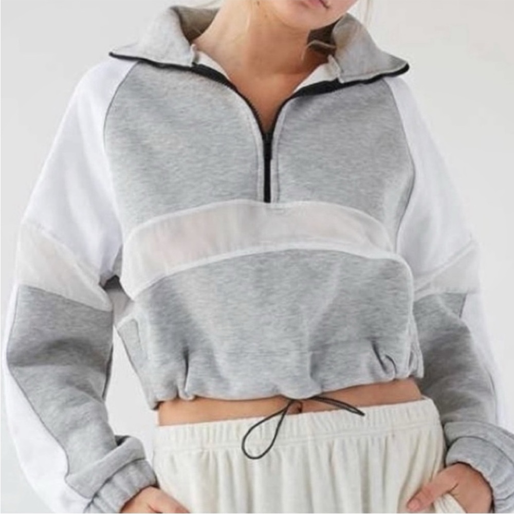 Color Block Crop Sweatshirt